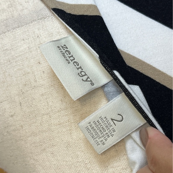 Chico’s Zenergy Knit Diagonal Stripe Short Sleeve Dress. Tan Black Size 2 #1141 - Picture 6 of 7